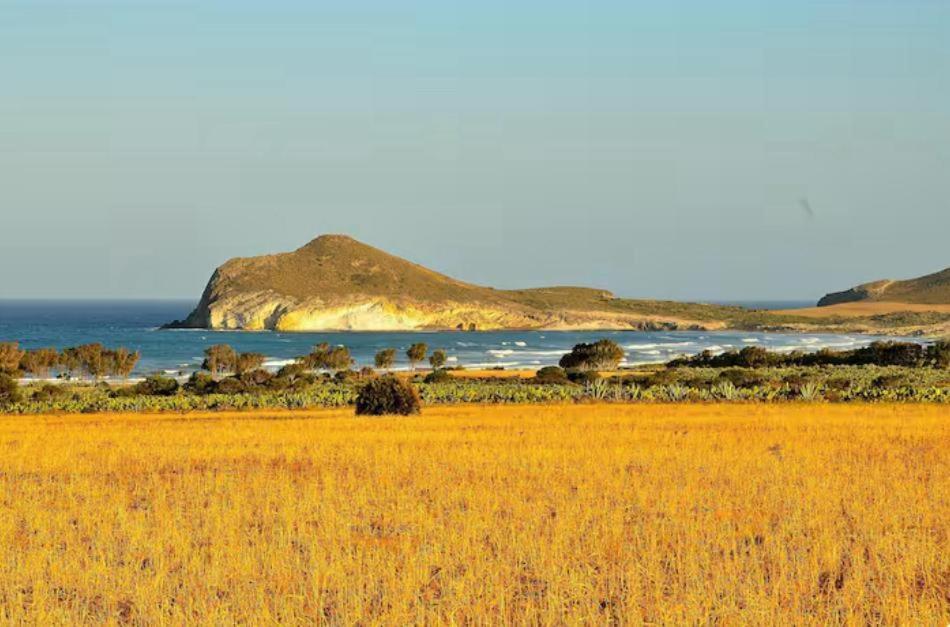 Апартаменты Loft primera línea playa, Cabo de Gata, Wifi Ретамар Экстерьер фото
